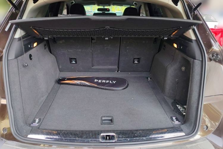 Used Audi Q5 2017 Plus 40 TFSI Comfort Model Trunk