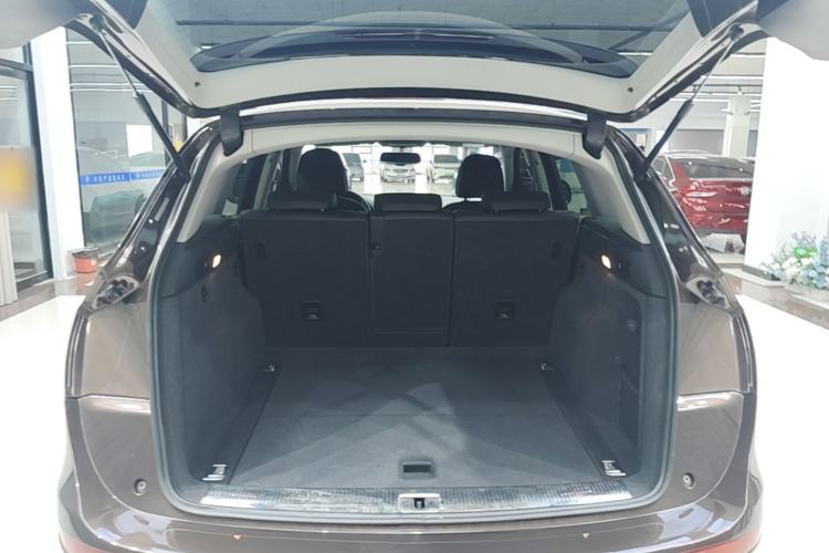 Used Audi Q5 2017 Plus 40 TFSI Technology Model Trunk