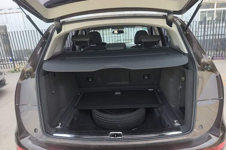 Used Audi Q5 2017 40 TFSI Technology Edition Trunk