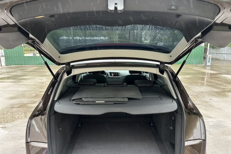 Used Audi Q5 2017 40 TFSI Comfort Model Trunk