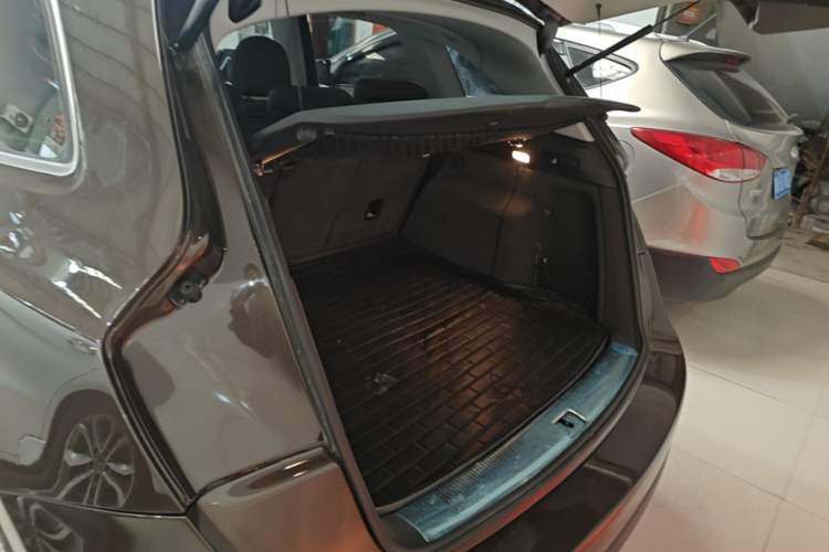 Used Audi Q5 2017 40 TFSI Technology Edition Trunk
