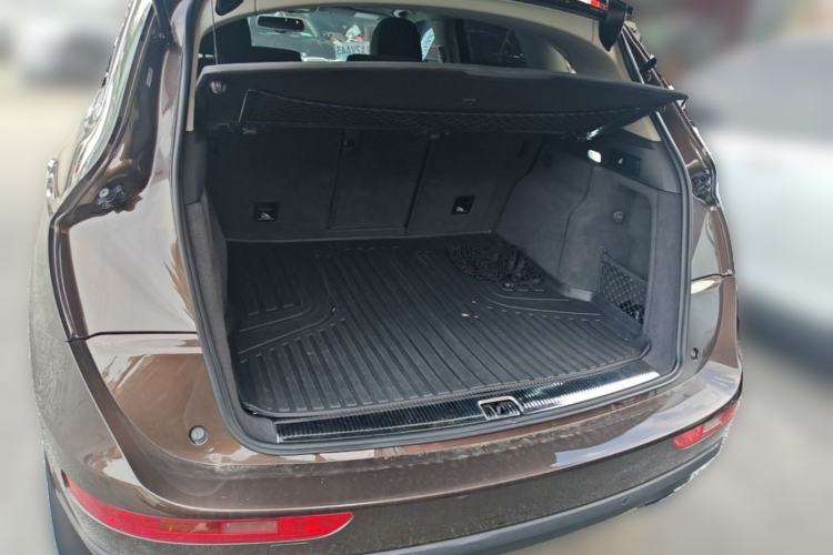 Used Audi Q5 2017 40 TFSI Comfort Model Trunk
