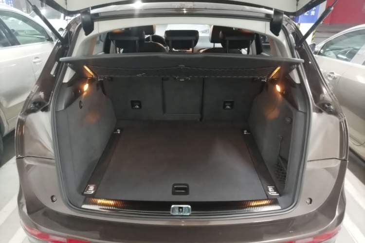 Used Audi Q5 2017 Plus 40 TFSI Technology Model Trunk