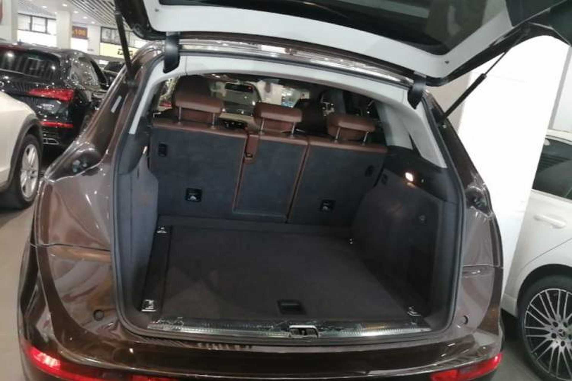 Used Audi Q5 2017 40 TFSI Comfort Model Trunk