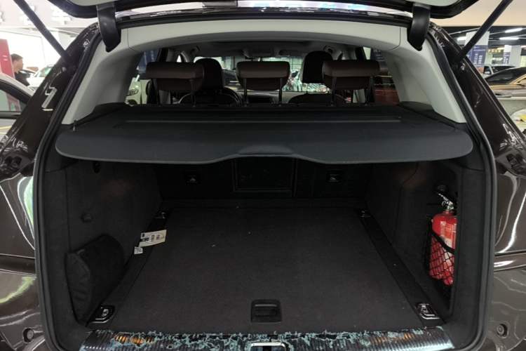 Used Audi Q5 2017 40 TFSI Technology Edition Trunk