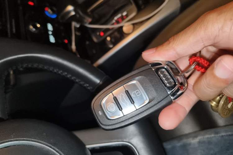 Used Audi Q5 2017 Plus 40 TFSI Technology Model Vehicle Key