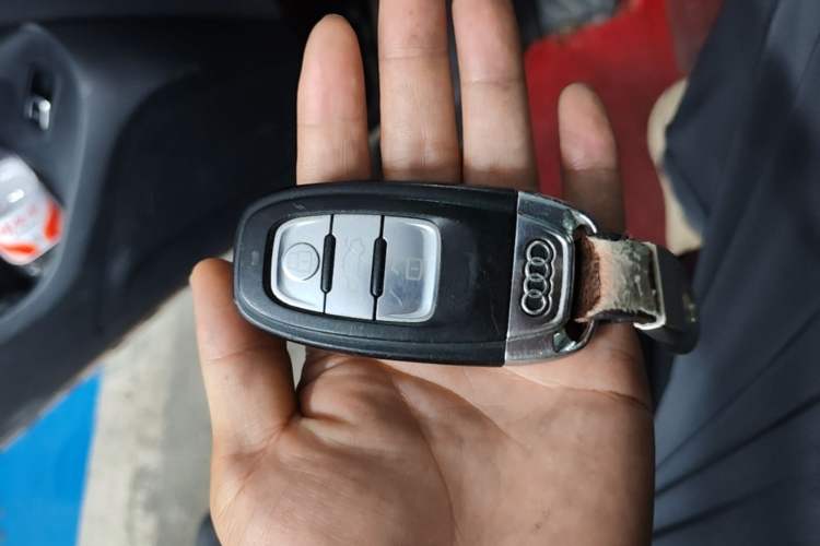 Used Audi Q5 2017 40 TFSI Ambition Edition Vehicle Key