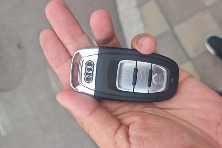 Used Audi Q5 2017 Plus 40 TFSI Technology Model Vehicle Key