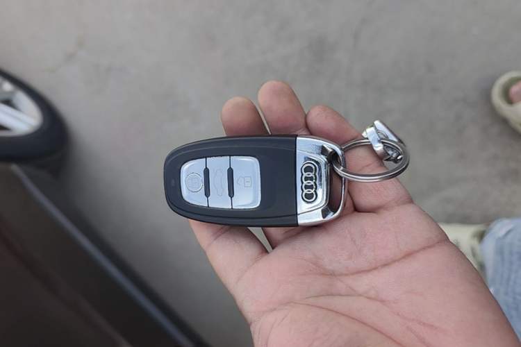 Used Audi Q5 2017 40 TFSI Technology Edition Vehicle Key