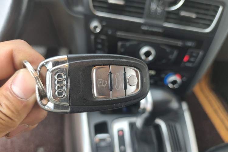 Used Audi Q5 2017 40 TFSI Technology Edition Vehicle Key