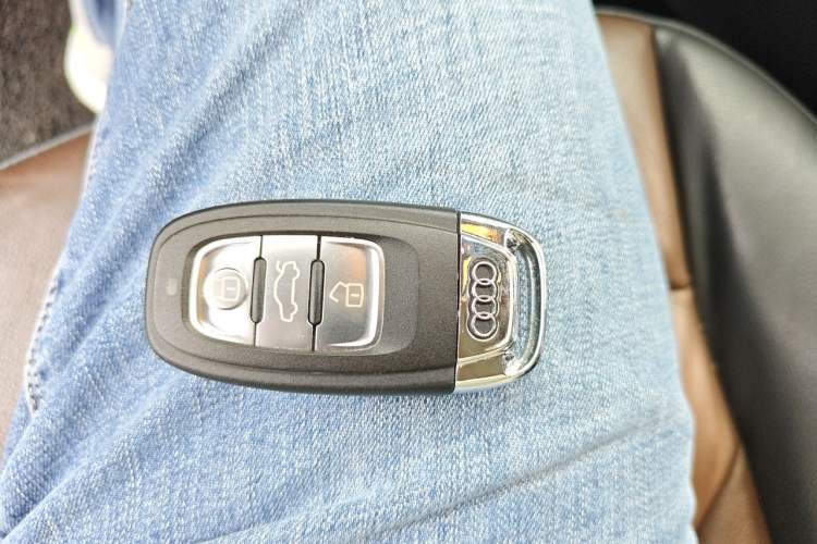 Used Audi Q5 2017 Plus 40 TFSI Ambition Model Vehicle Key