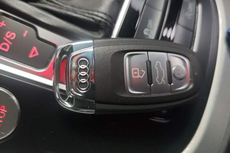 Used Audi Q5 2017 Plus 40 TFSI Technology Model Vehicle Key