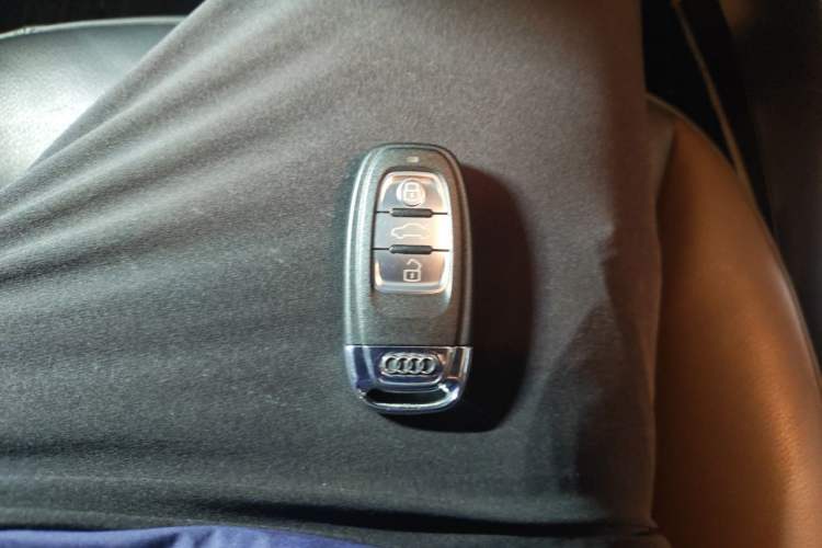 Used Audi Q5 2017 40 TFSI Technology Edition Vehicle Key