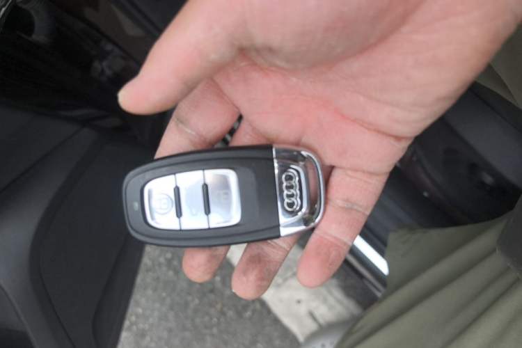 Used Audi Q5 2017 Plus 40 TFSI Ambition Model Vehicle Key
