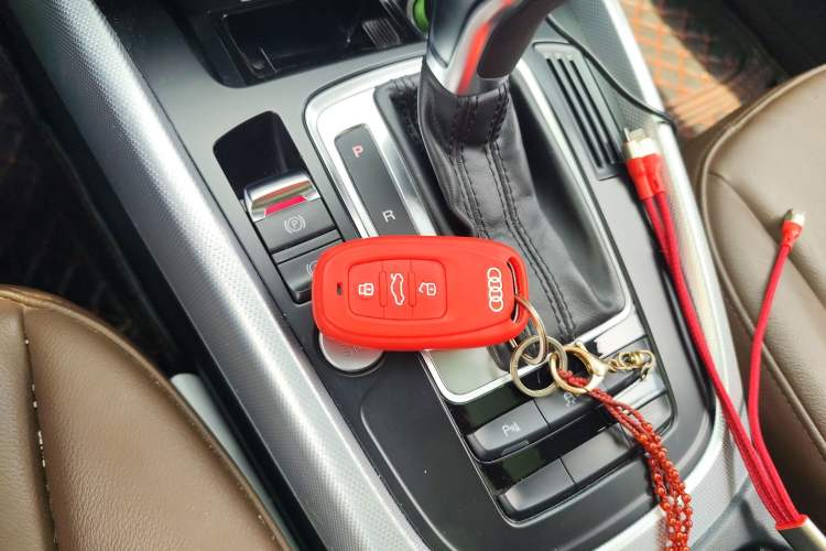 Used Audi Q5 2017 40 TFSI Technology Edition Vehicle Key