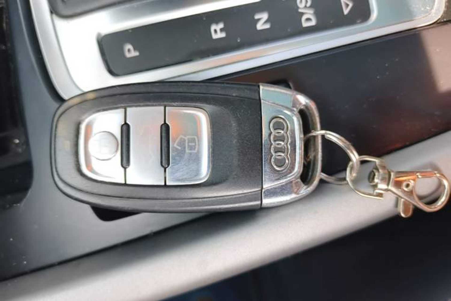Used Audi Q5 2017 40 TFSI Ambition Edition Vehicle Key