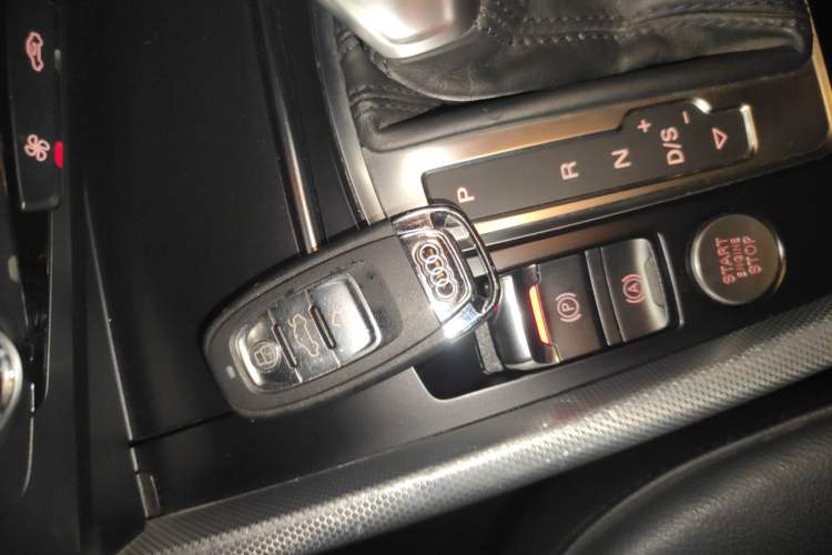 Used Audi Q5 2017 40 TFSI Technology Edition Vehicle Key