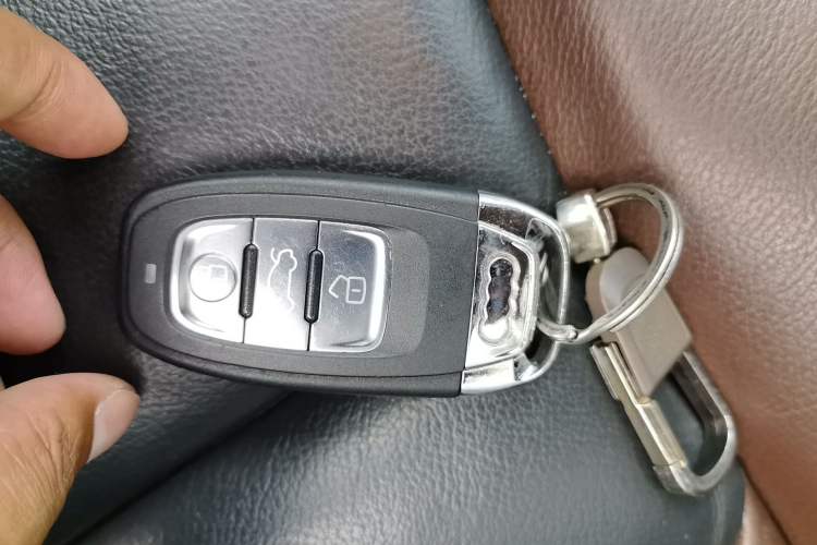 Used Audi Q5 2017 40 TFSI Technology Edition Vehicle Key