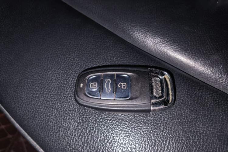 Used Audi Q5 2017 40 TFSI Technology Edition Vehicle Key