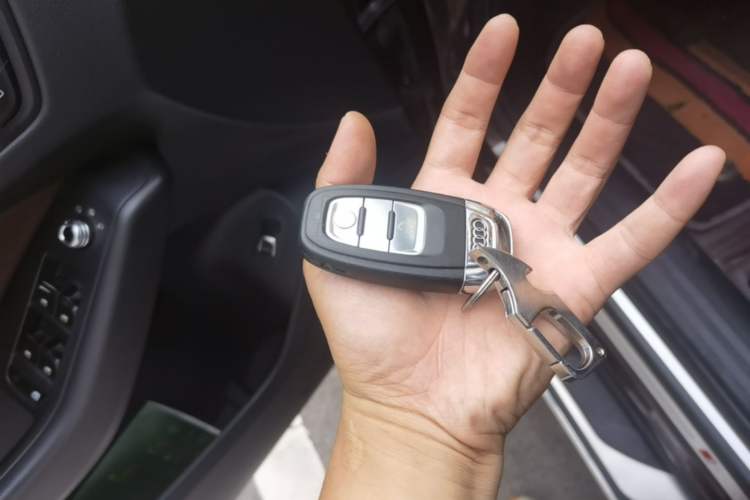 Used Audi Q5 2017 Plus 40 TFSI Ambition Model Vehicle Key