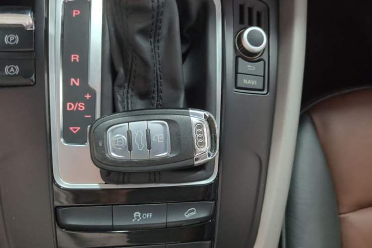 Used Audi Q5 2017 40 TFSI Ambition Edition Vehicle Key