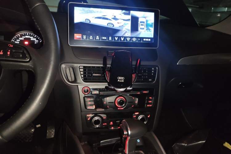 Used Audi Q5 2017 Plus 40 TFSI Technology Model Audio And AC Panel
