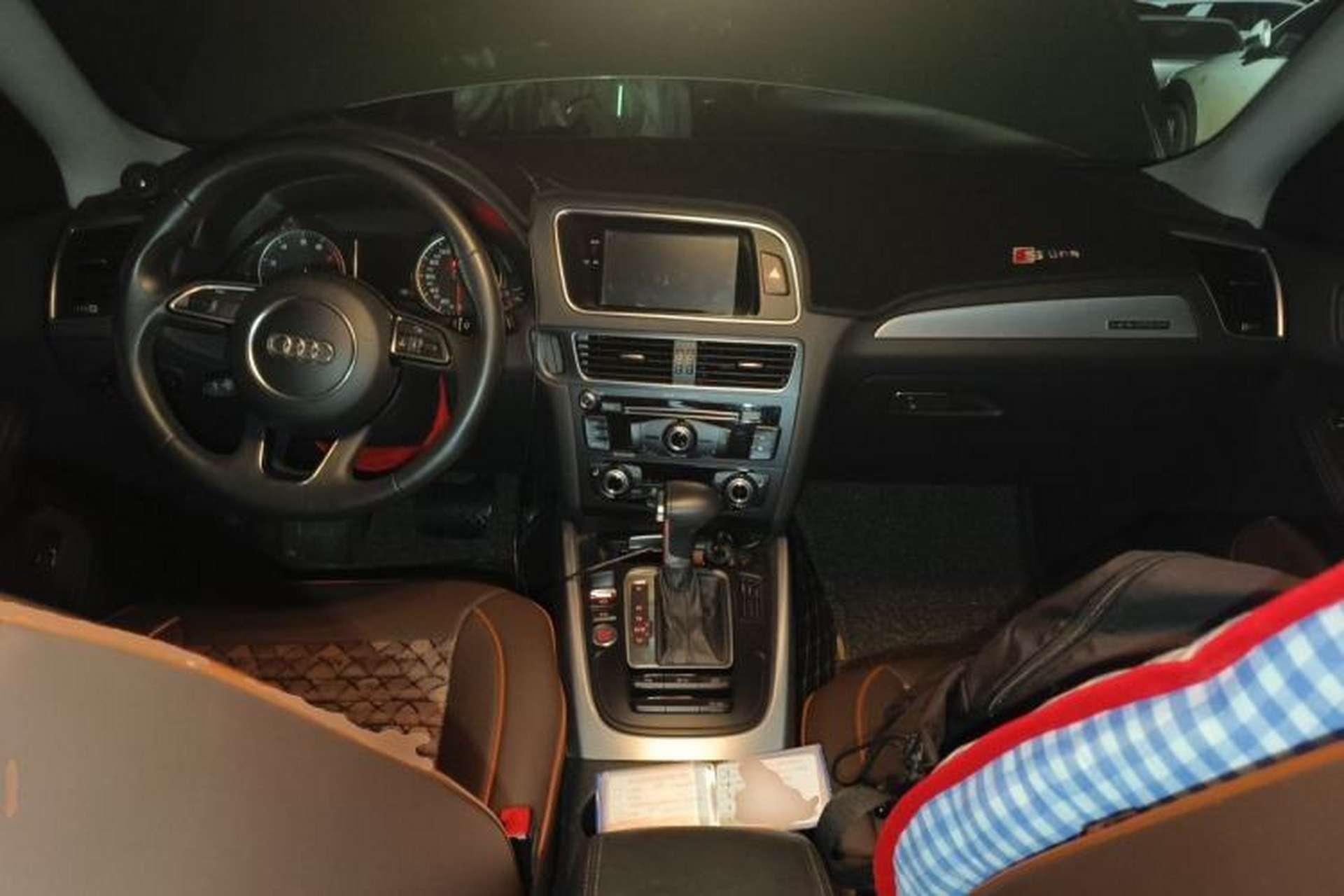 Used Audi Q5 2017 Plus 40 TFSI Technology Model Center Console