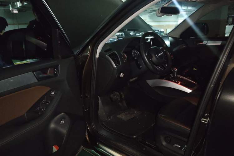 Used Audi Q5 2017 Plus 40 TFSI Technology Model Driver Seat