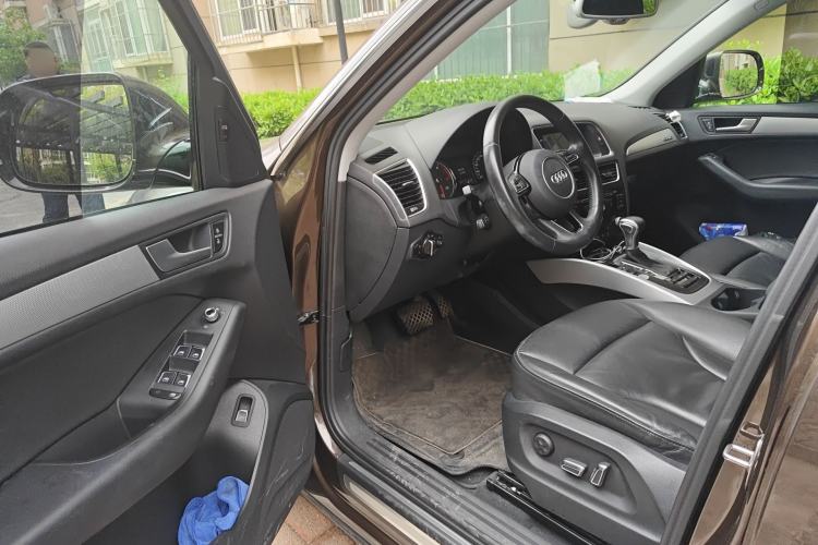 Used Audi Q5 2017 40 TFSI Technology Edition Driver Seat