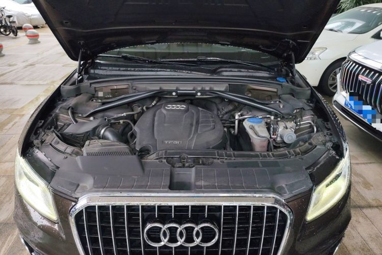 Used Audi Q5 2017 Plus 40 TFSI Ambition Model Engine Bay