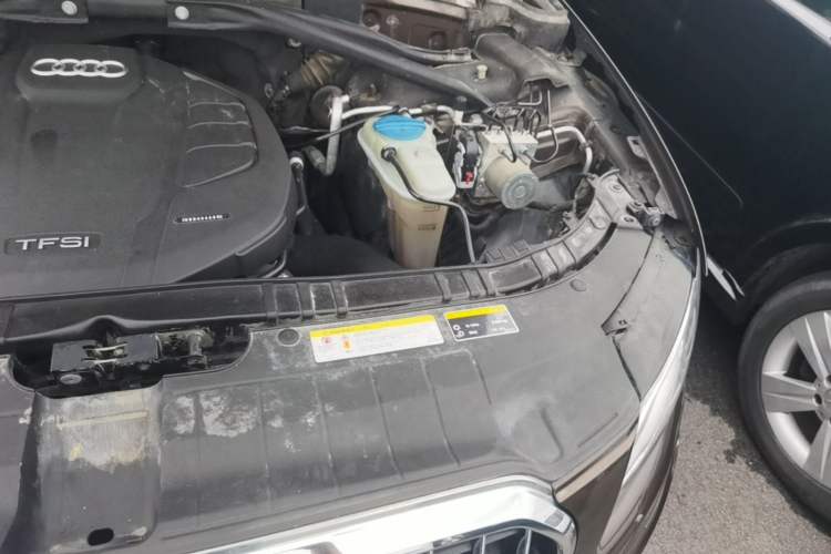 Used Audi Q5 2017 Plus 40 TFSI Ambition Model Engine Bay Left