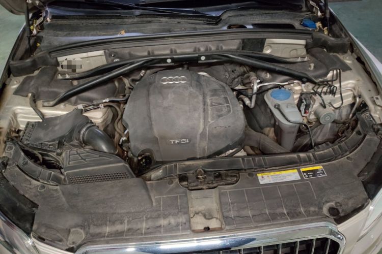 Used Audi Q5 2017 Plus 40 TFSI Ambition Model Engine Bay