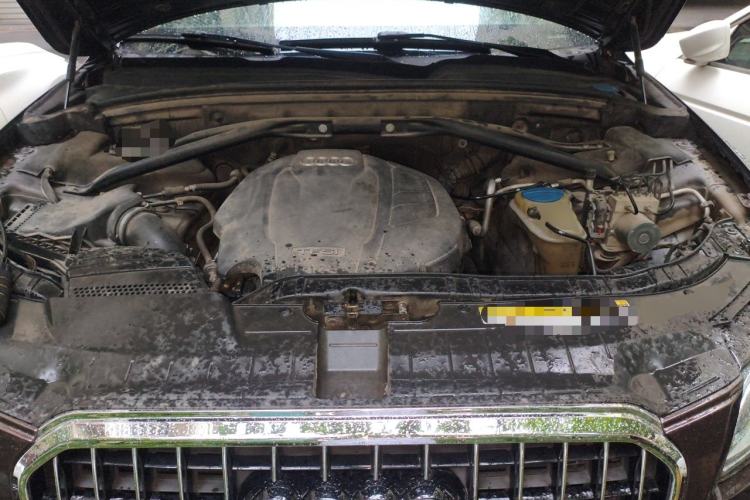 Used Audi Q5 2017 Plus 40 TFSI Ambition Model Engine Bay
