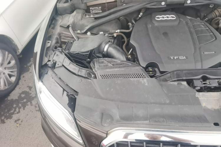 Used Audi Q5 2017 Plus 40 TFSI Ambition Model Engine Bay Right