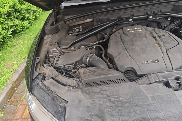 Used Audi Q5 2017 40 TFSI Technology Edition Engine Bay Right