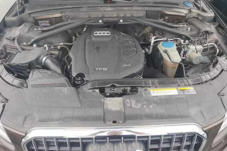 Used Audi Q5 2017 Plus 40 TFSI Ambition Model Engine Bay