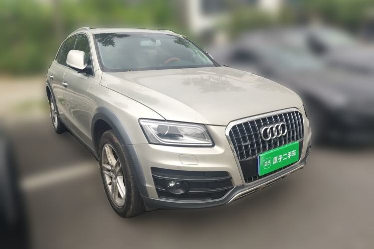 Used Audi Q5 2017 Plus 40 TFSI Technology Model Front Right 45 Deg