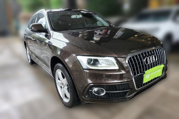 Used Audi Q5 2017 Plus 40 TFSI Ambition Model Front Right 45 Deg