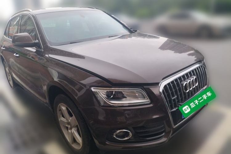 Used Audi Q5 2017 Plus 40 TFSI Ambition Model Front Right 45 Deg