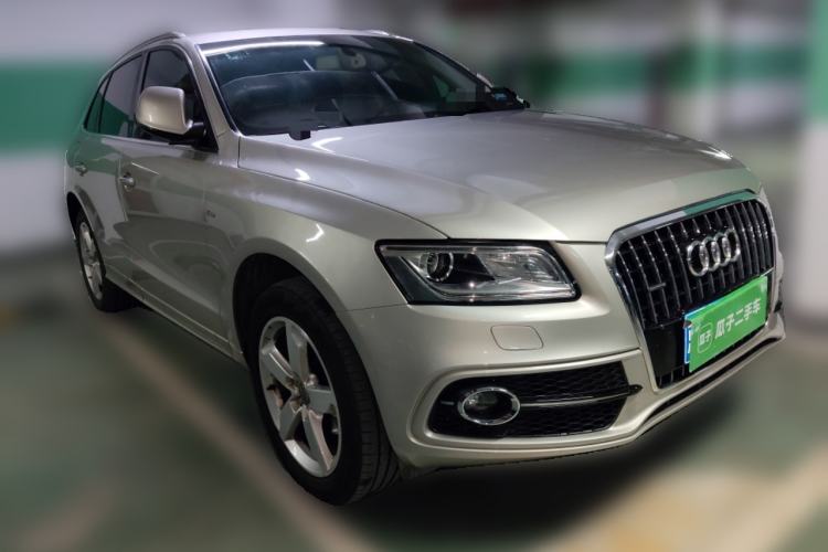 Used Audi Q5 2017 Plus 40 TFSI Ambition Model Front Right 45 Deg