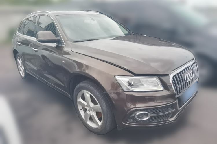 Used Audi Q5 2017 Plus 40 TFSI Ambition Model Front Right 45 Deg