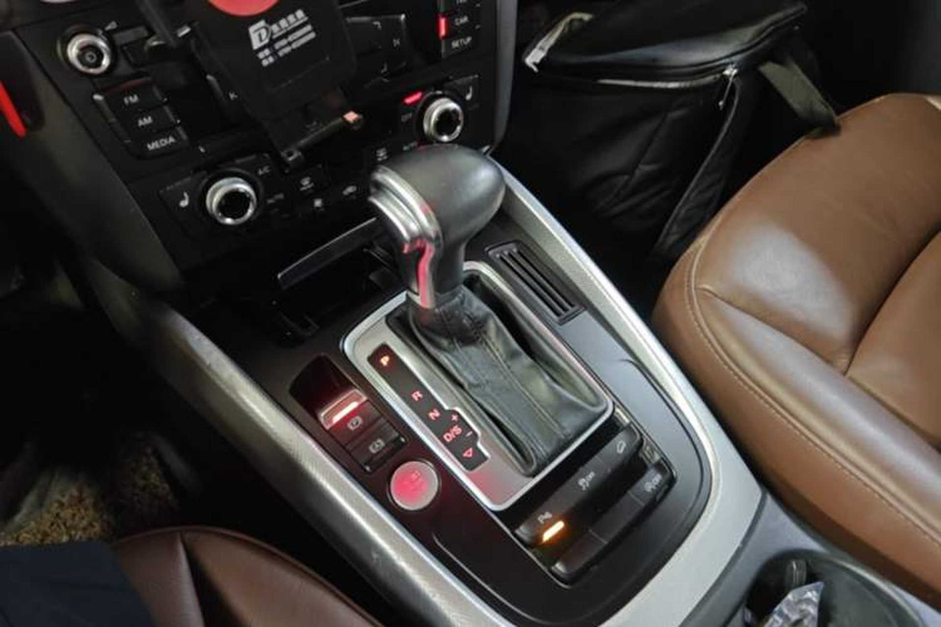 Used Audi Q5 2017 40 TFSI Technology Edition Gear Lever