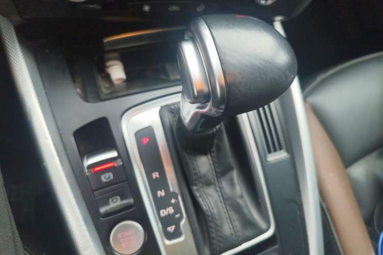 Used Audi Q5 2017 Plus 40 TFSI Technology Model Gear Lever