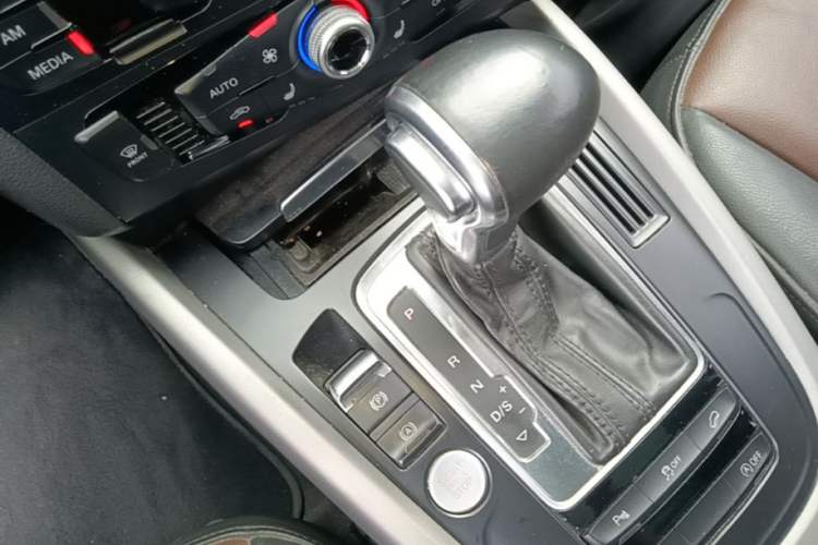 Used Audi Q5 2017 Plus 40 TFSI Technology Model Gear Lever