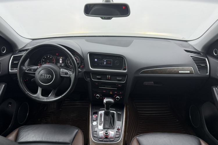 Used Audi Q5 2017 40 TFSI Comfort Model Interior 1