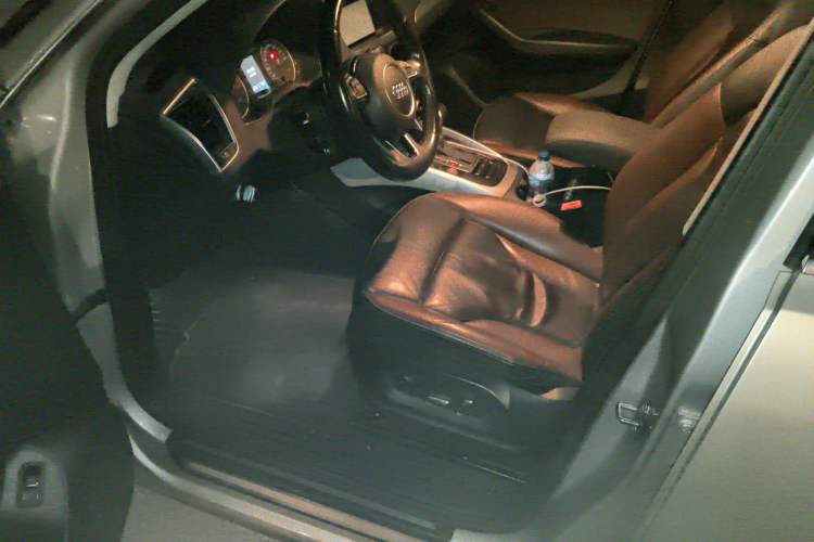 Used Audi Q5 2017 40 TFSI Technology Edition Interior 3
