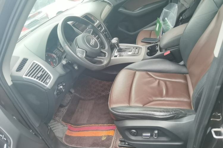 Used Audi Q5 2017 Plus 40 TFSI Ambition Model Left Front Seat