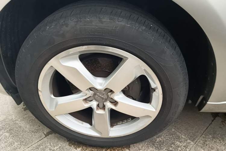 Used Audi Q5 2017 Plus 40 TFSI Technology Model Left Front Wheel Hub