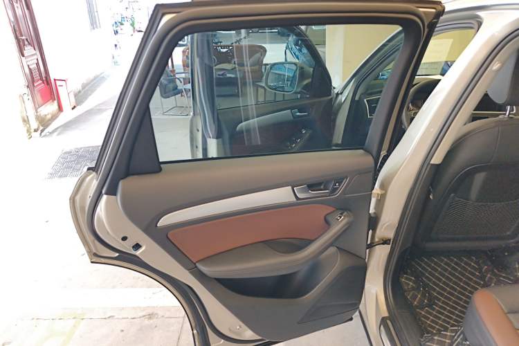 Used Audi Q5 2017 Plus 40 TFSI Technology Model Left Rear Door Interior