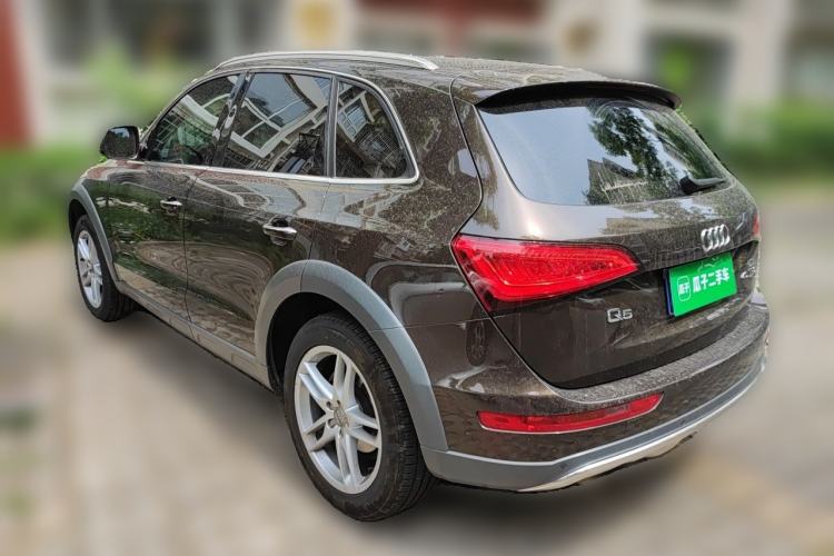 Used Audi Q5 2017 40 TFSI Comfort Model Rear Left 45 Deg
